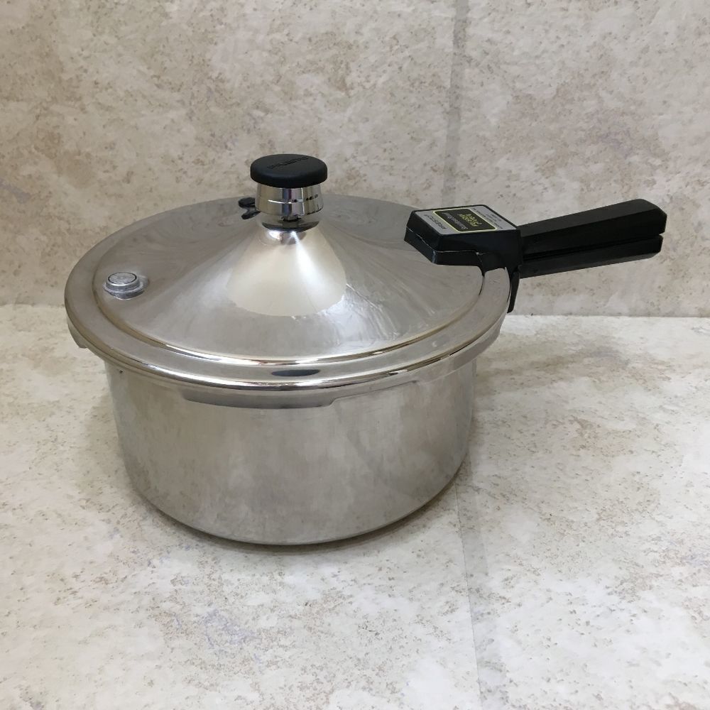 PRESTO STAINLESS STEEL 4 QUART‎ PRESSURE COOKER